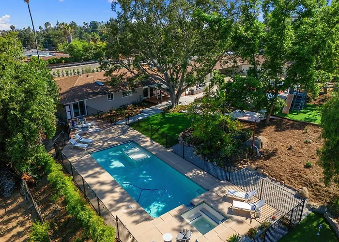Mt. Helix Resort+ Pool/Spa, Pickleball, Amenities!